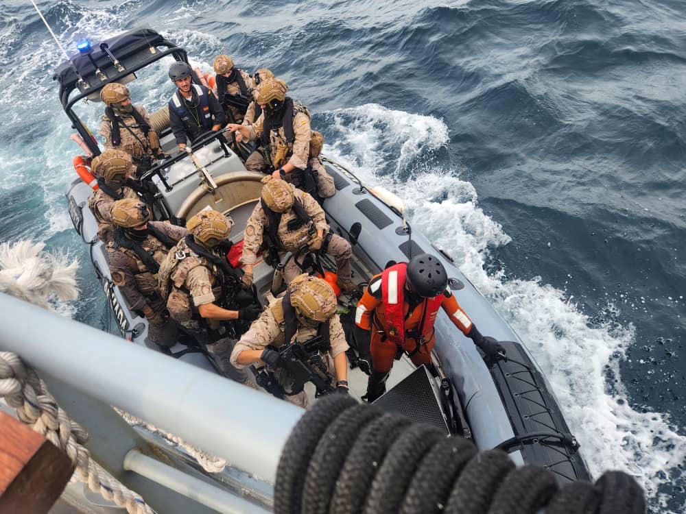 El Trozo de Visita y Registro abordó al NNS Faro