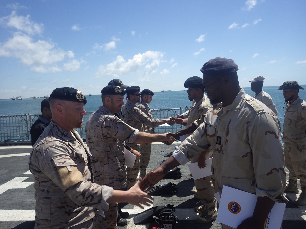 El ‘Serviola’ realiza adiestramientos conjuntos con la Marina de Mauritania