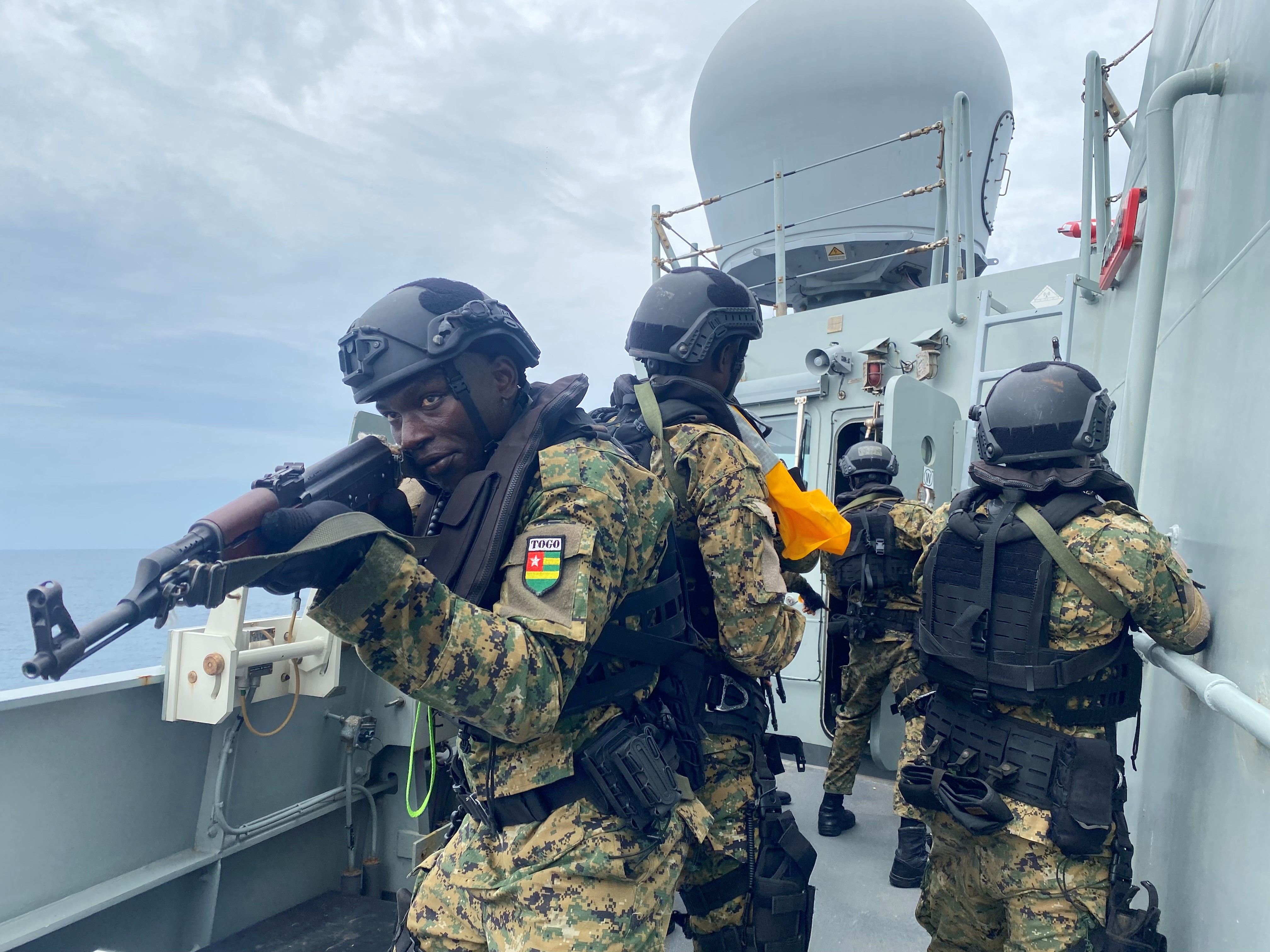 Colaboración con la Marina de Togo 