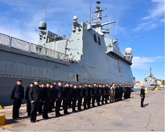 La dotación del BAM 'Furor' antes de zarpar