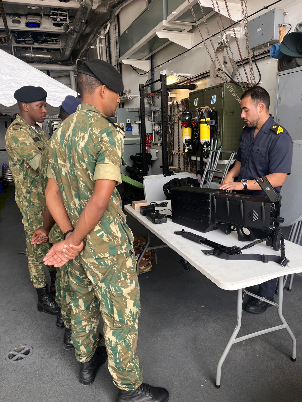 Actividades de Cooperación Militar a bordo del BAM ‘Furor.