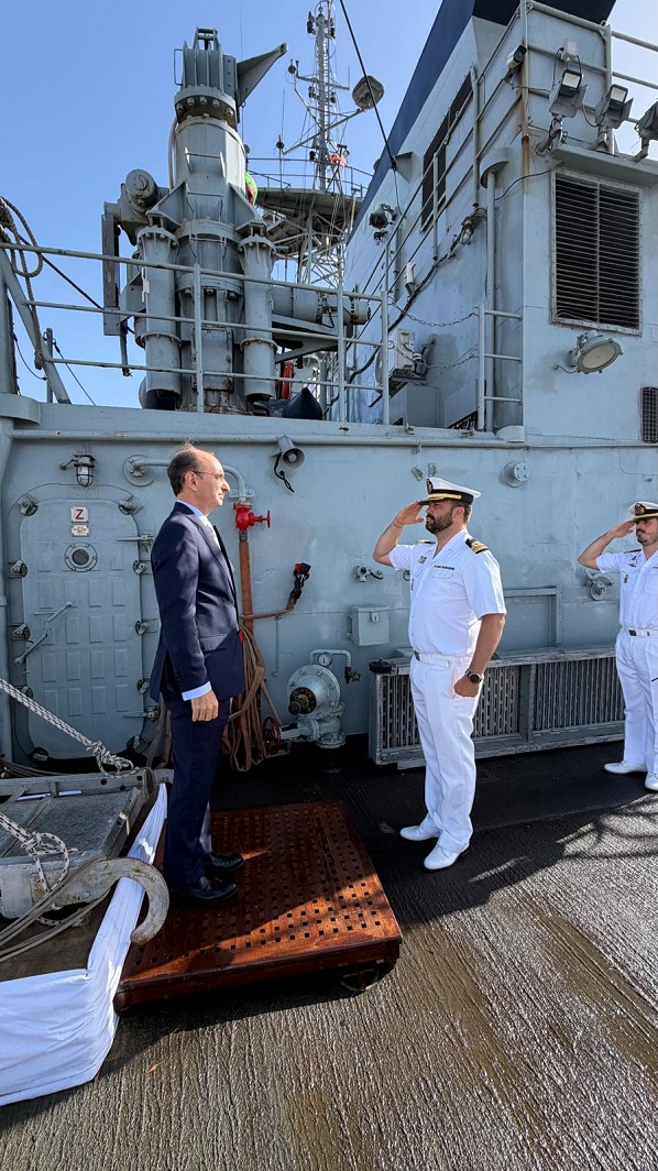 Recibimiento del embajador a bordo del patrullero ‘Atalaya’