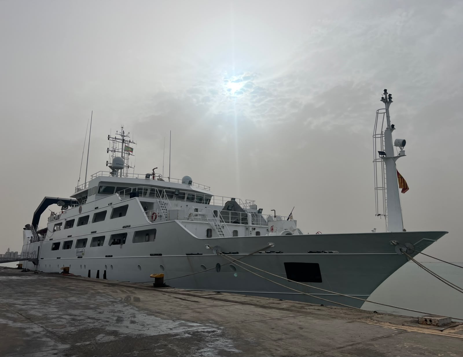 BECP ‘Intermares’ atracado en Nuakchot
