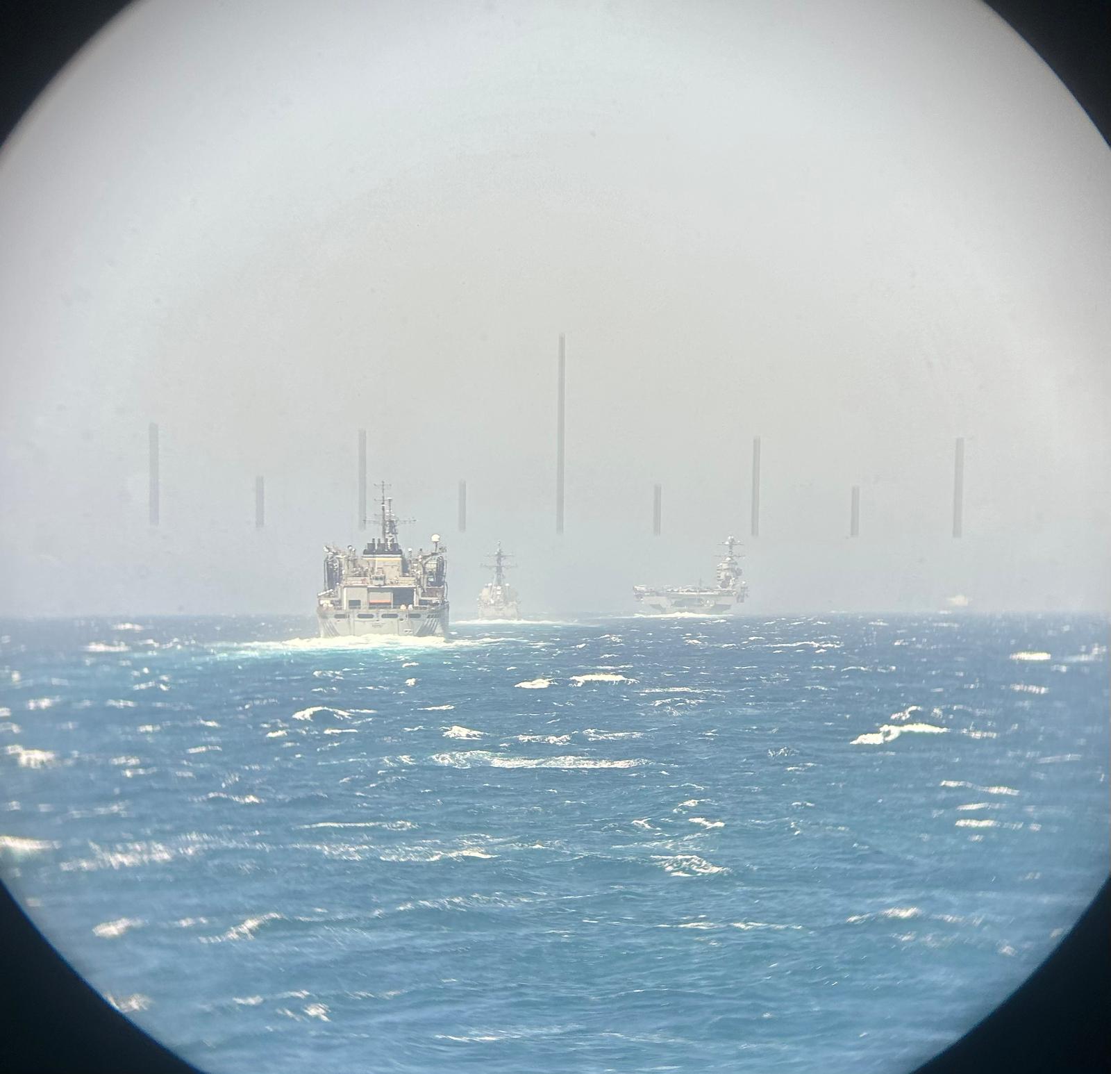 Vista del Grupo de Combate estadounidense desde la fragata ‘Santa María’