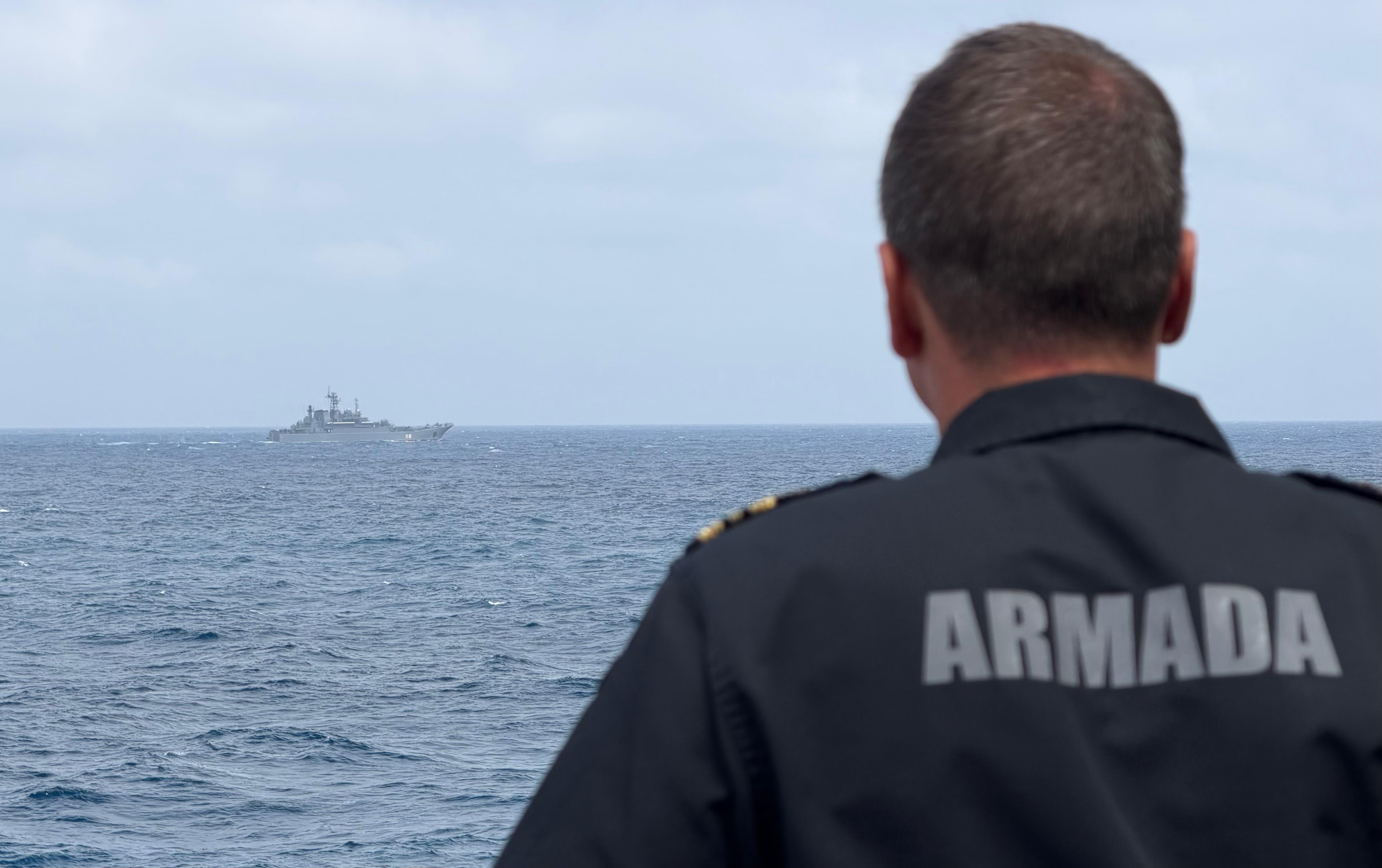 La dotación del ‘Meteoro’ durante el seguimiento de la unidad rusa