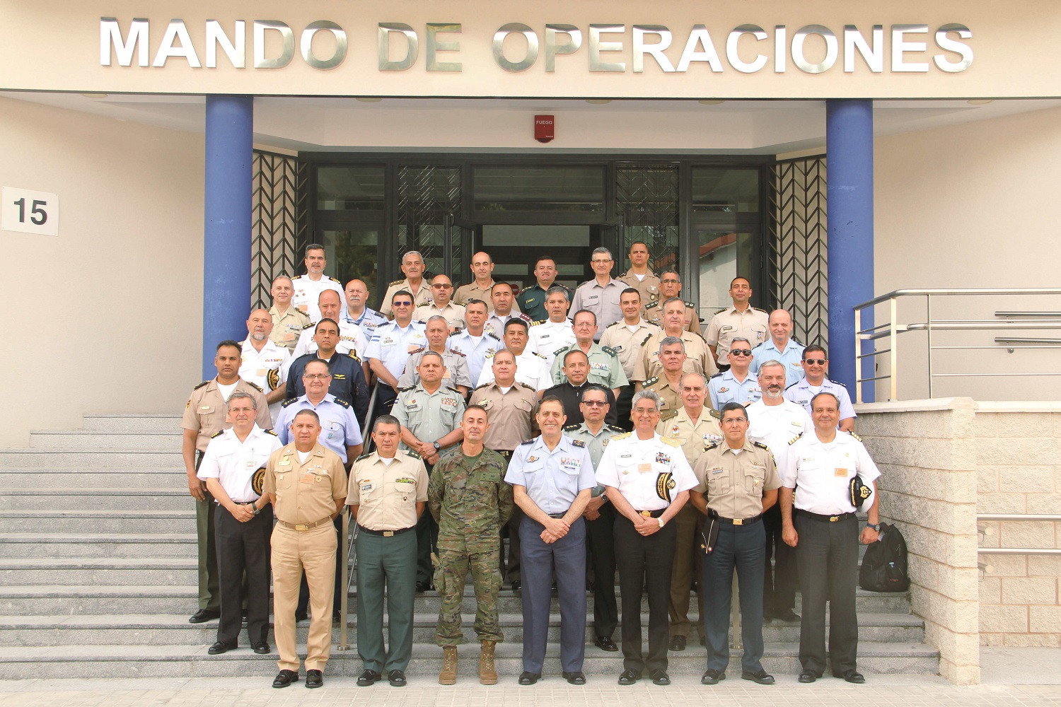 La promoción XVII del Curso de Altos Estudios Estratégicos para Oficiales Superiores Iberoamericanos visita el MOPS
