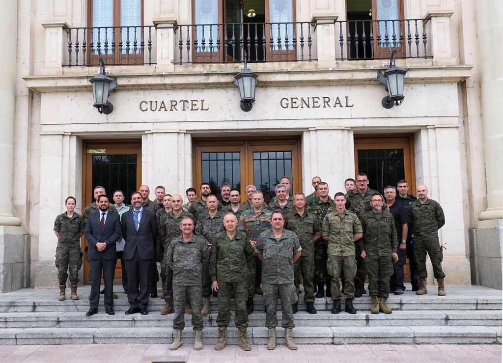 El CoE C-IED de la OTAN lidera la formación en explotación y análisis de documentación