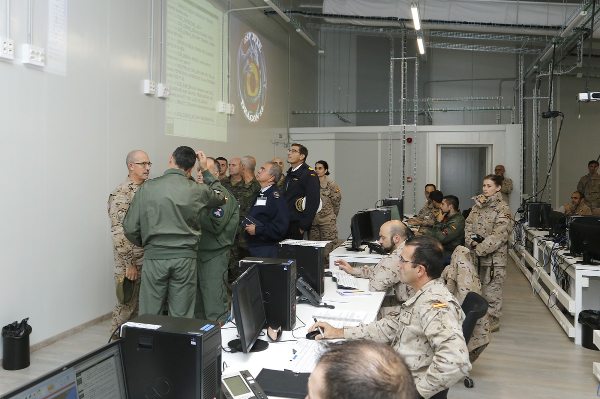 El JEMAD visita las nuevas instalaciones del JFAC español durante el ejercicio Dragon 18