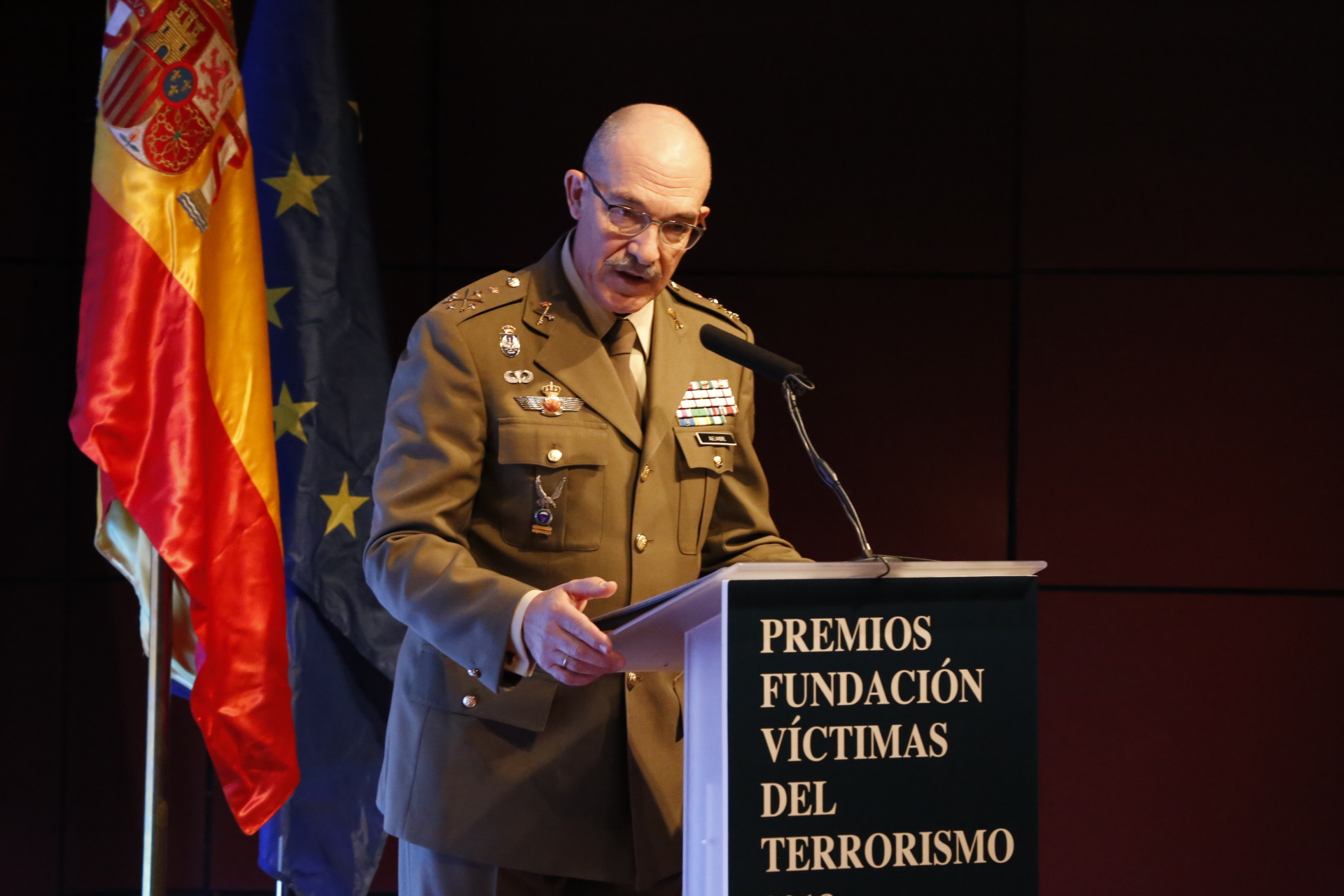 La Fundación de Víctimas del Terrorismo concede a las Fuerzas Armadas el Premio de Defensa de los Derechos Humanos