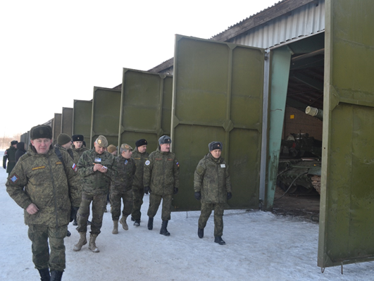 Un equipo liderado por España evalúa un regimiento de carros de combate en Kaliningrado