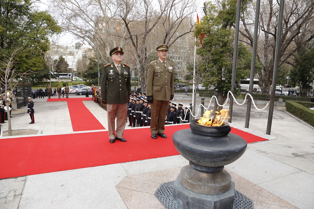 El Jefe del Estado Mayor Conjunto argentino visita el Estado Mayor de la Defensa