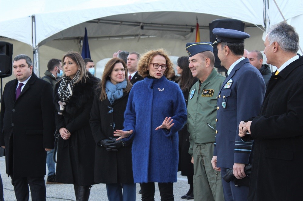 El COMCAOC conversa con la ministra de Defensa macedonia