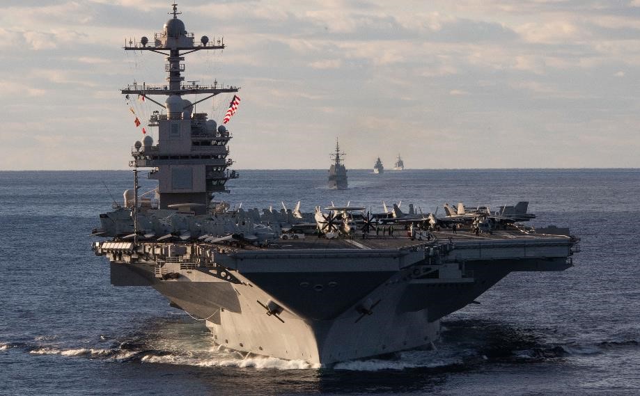 USS “Gerald R Ford” en formación