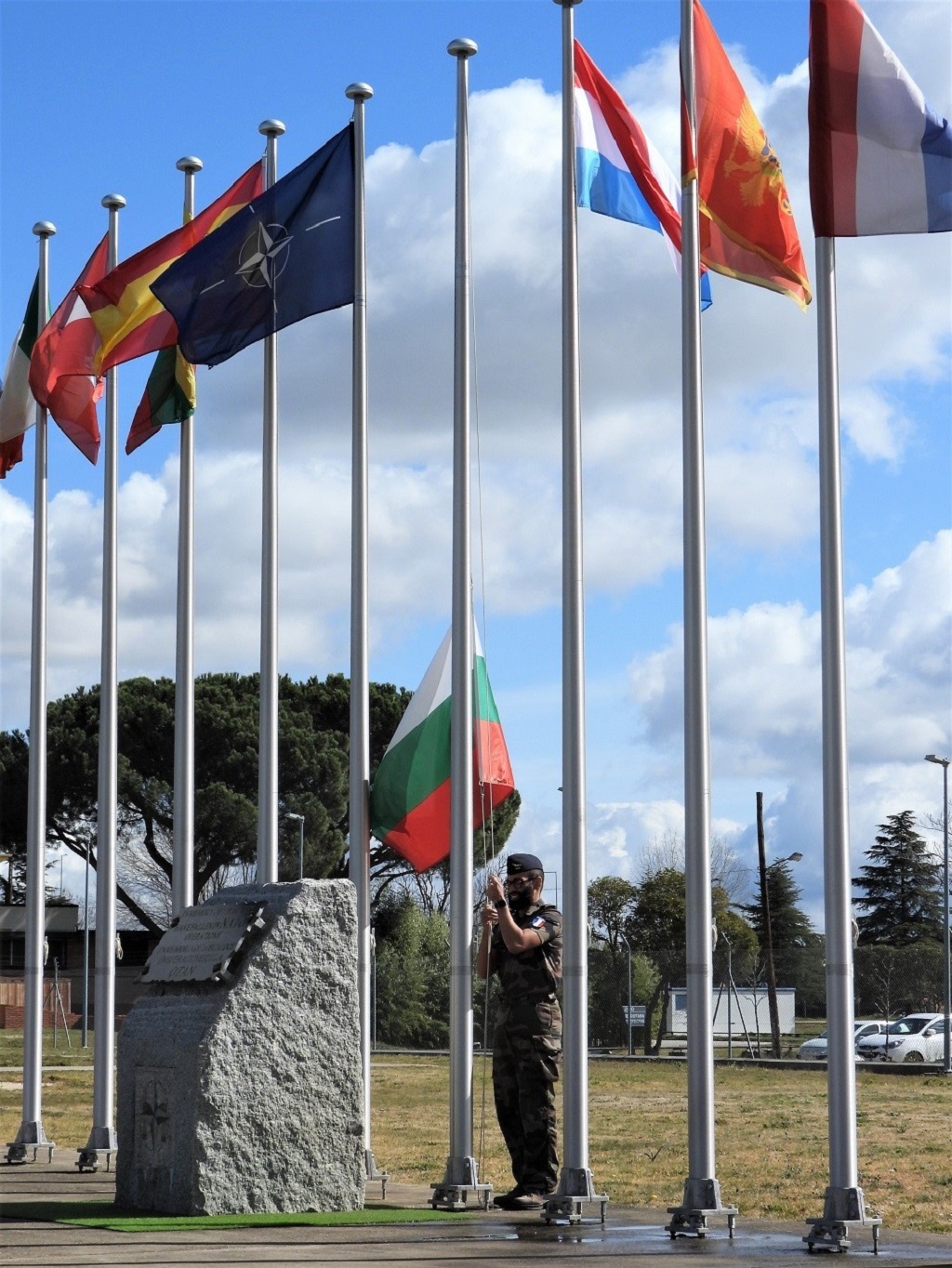 Ceremonia de izado de bandera de Bulgaria