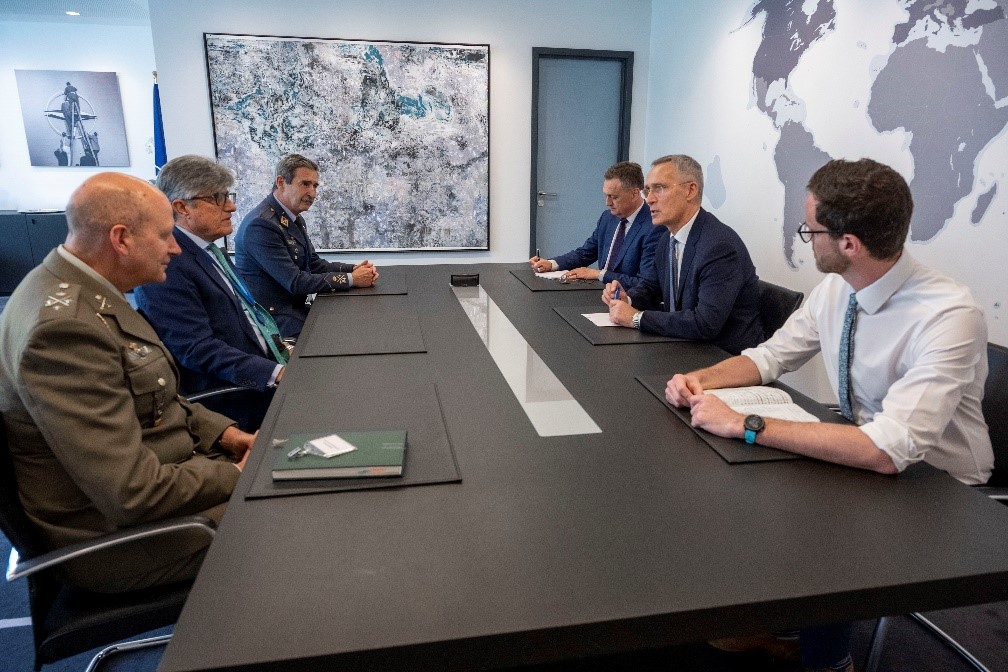 Reunión de trabajo en la sede de la OTAN