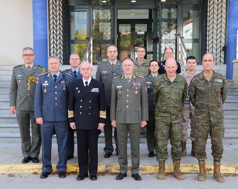 Visita al Mando de Operaciones en la Base de Retamares