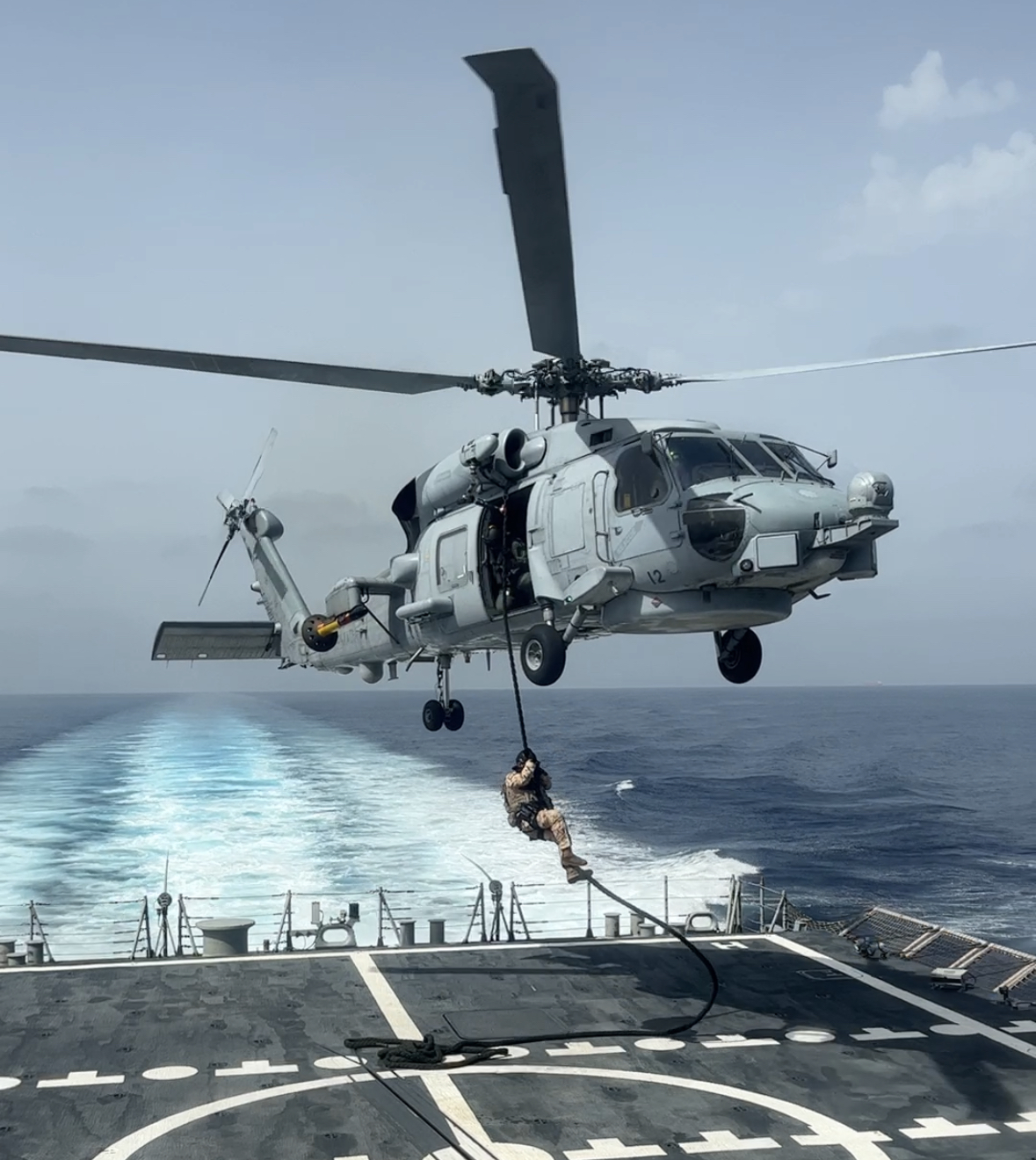 Helicóptero de la 'Méndez Núñez'