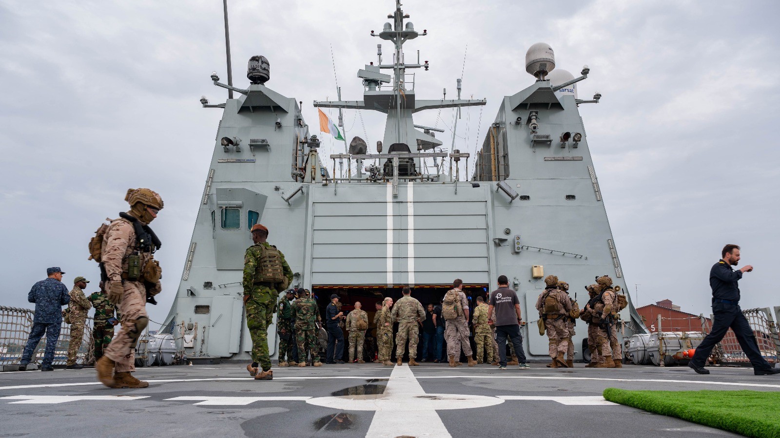 Militares a bordo del BAM ‘Relámpago’ en el ejercicio FLINTLOCK 25