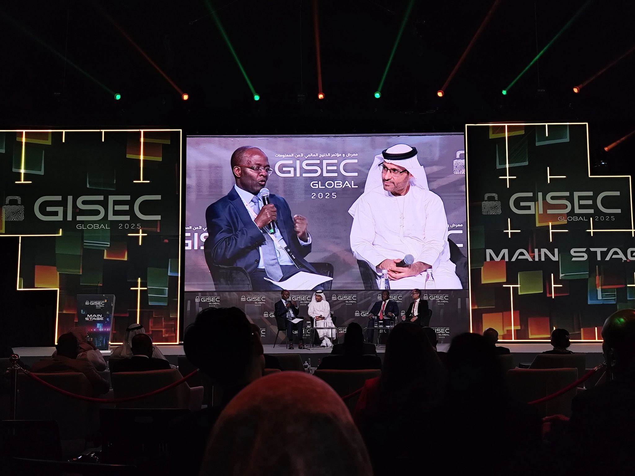 Sesión inaugural con el Dr. Al Kuwaiti, Jefe de Ciberseguridad del Gobierno de los EAU y Cosmas Luckyson ZAVAZAVA Director de ITU