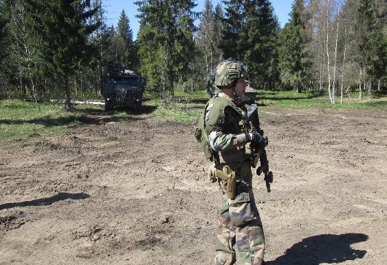 Unidad de Infantería realizando un despliegue