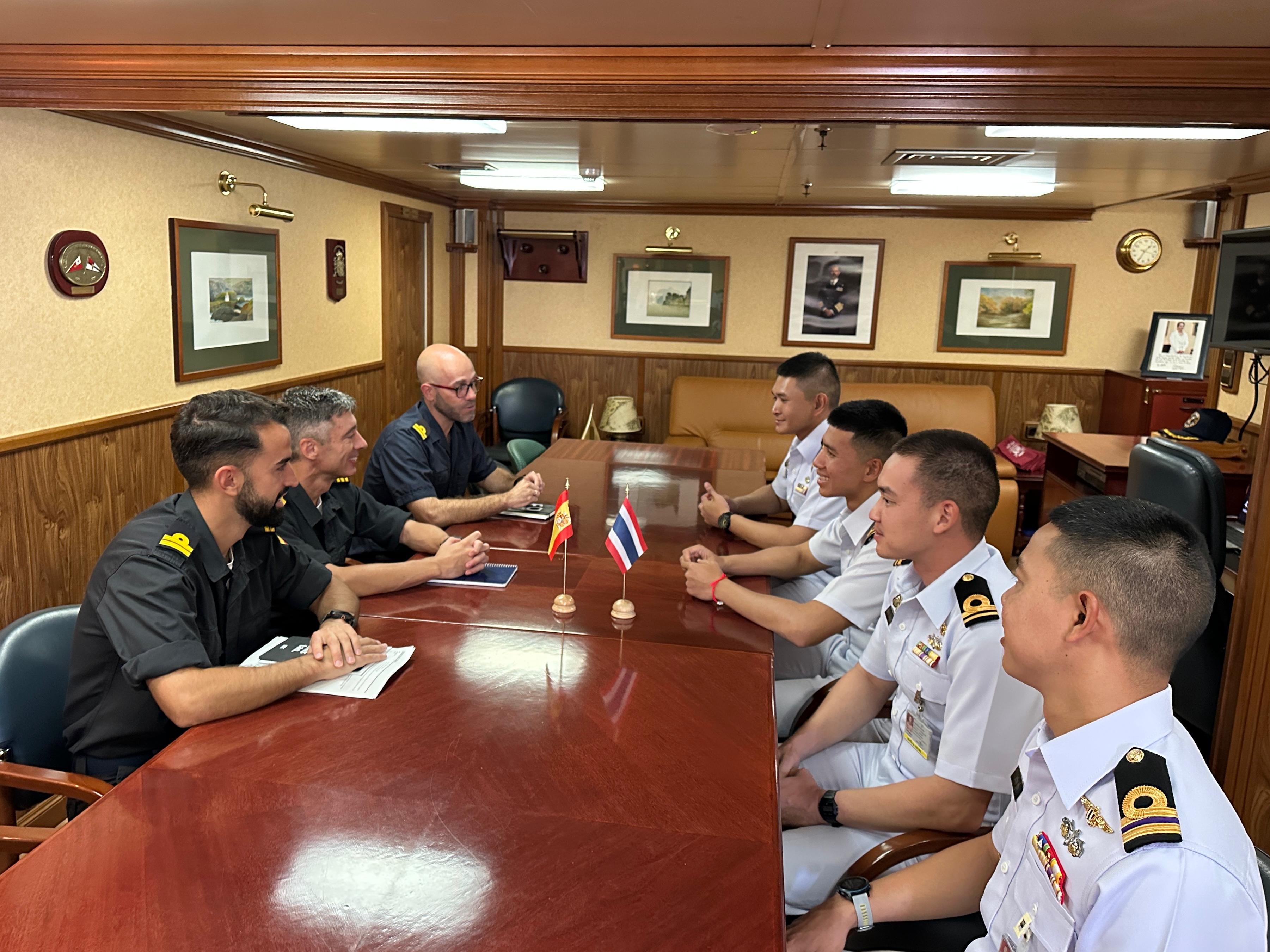 Reuniones de trabajo a bordo