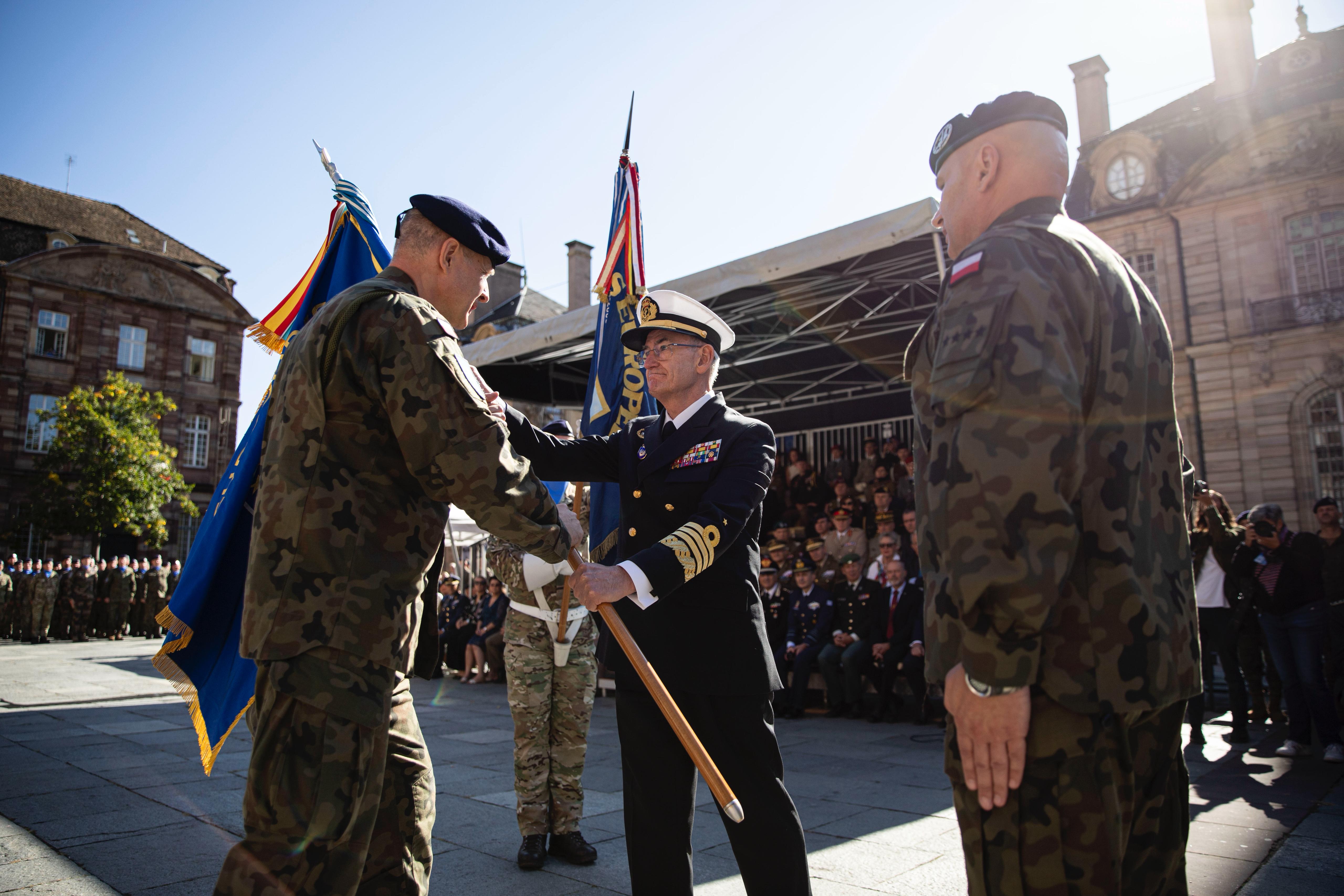 Ceremonia de relevo en Estrasburgo