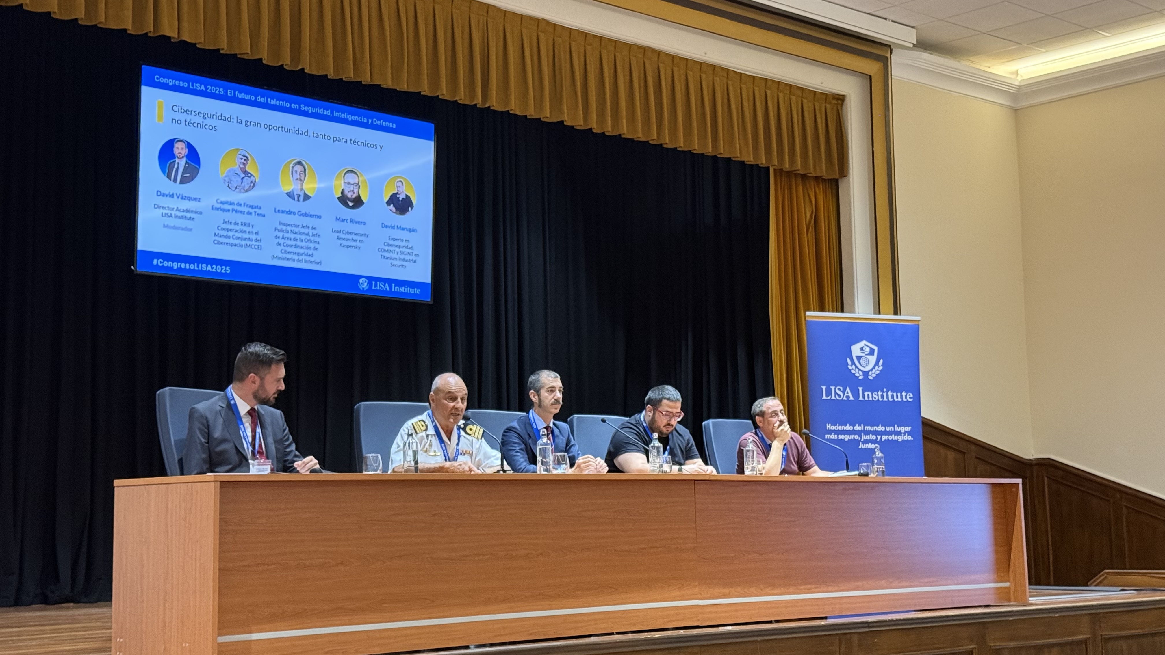 Ponentes de la mesa redonda