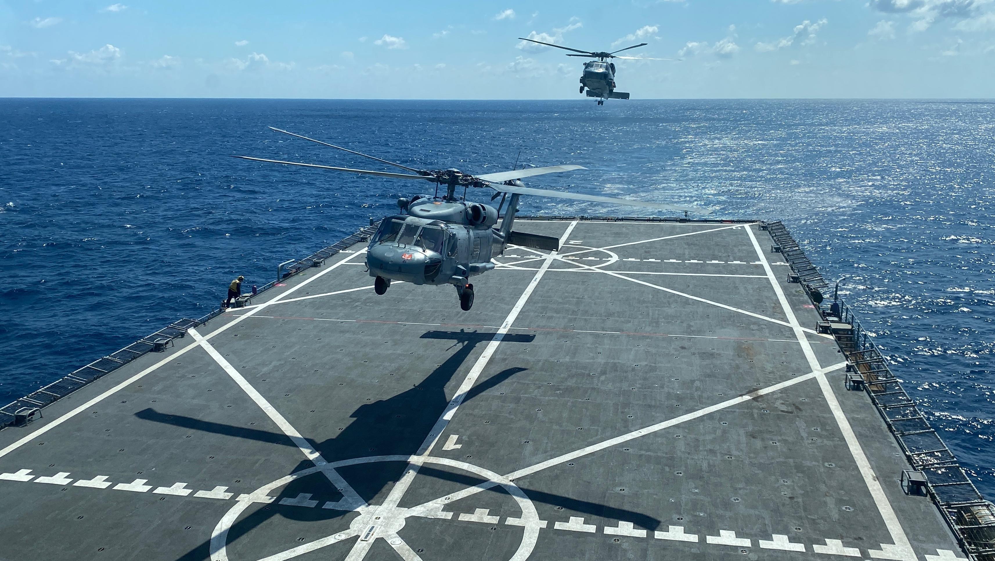 ‘Galicia’ aterrizaje helicópteros