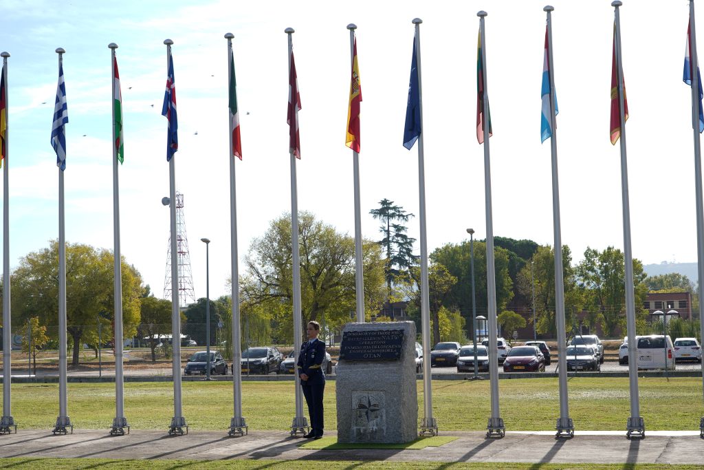 Izado de la Bandera Nacional