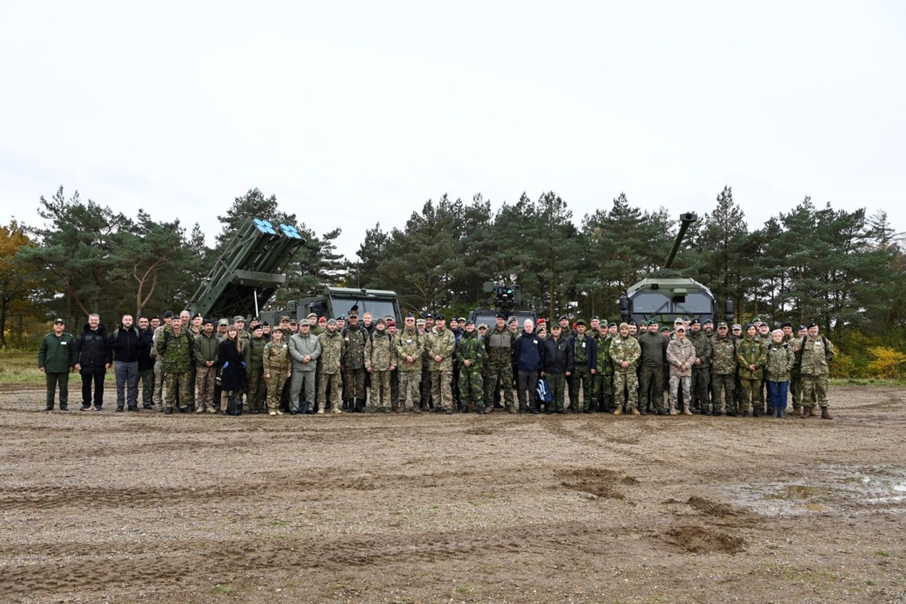Delegados y personal de las Fuerzas Armadas danesas