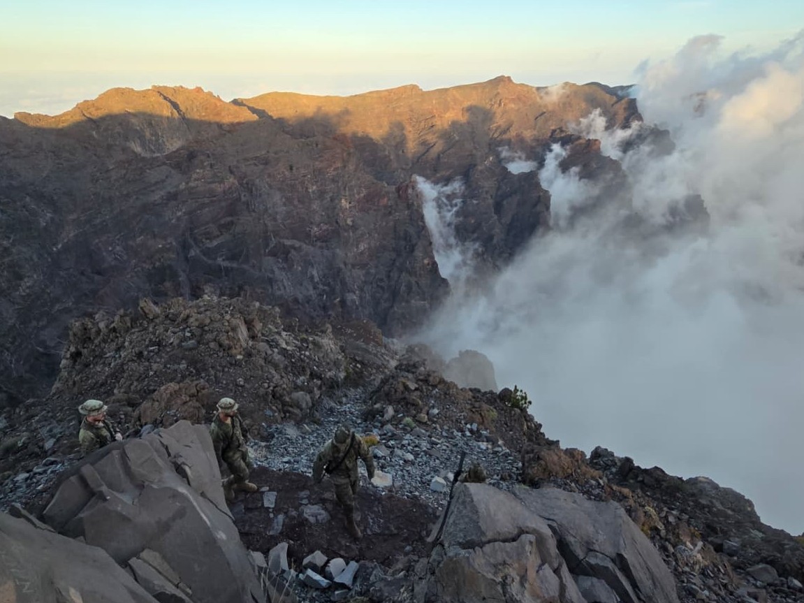 Patrulla en el Roque de los Muchachos