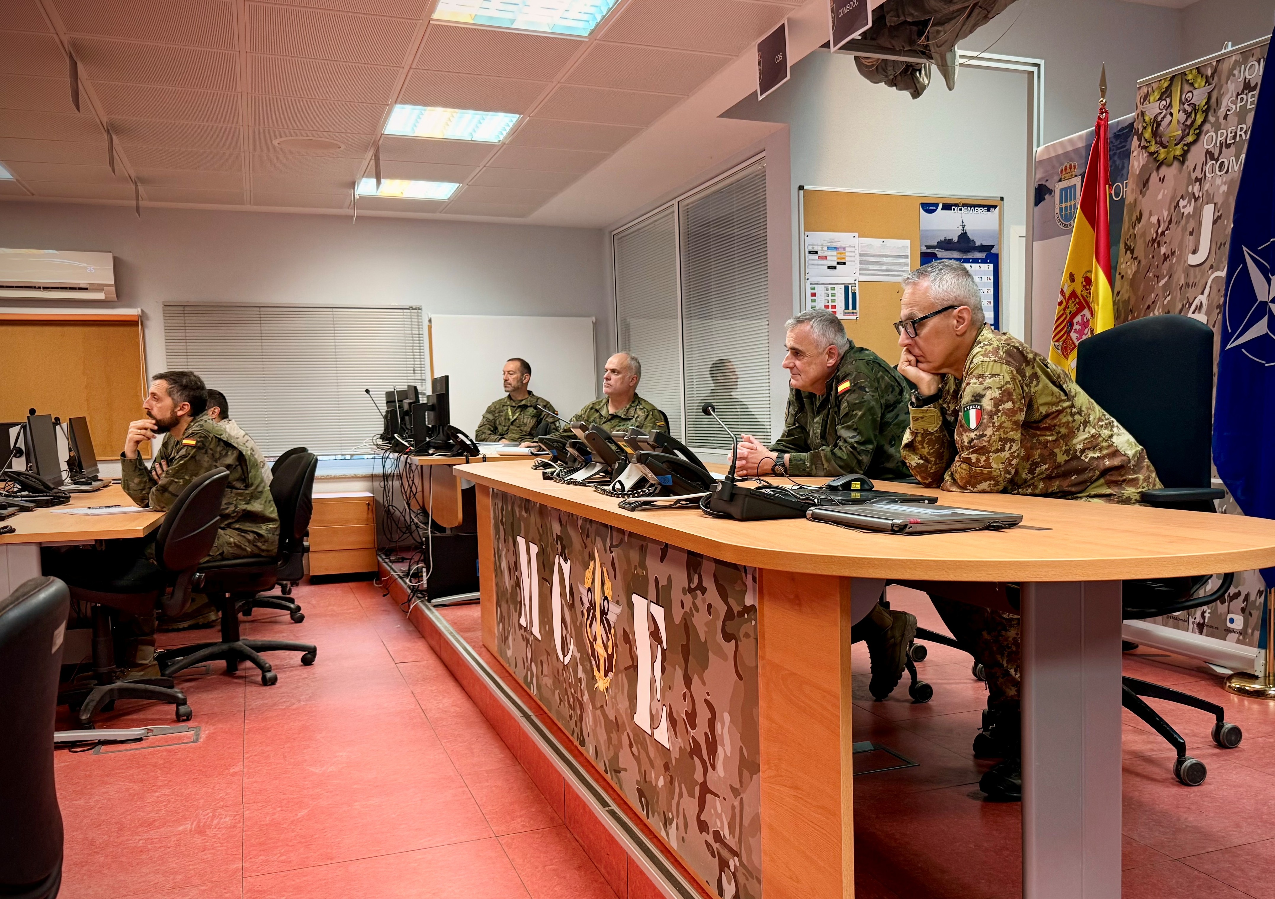 Reunión con el comandante de la NATO ARF 25