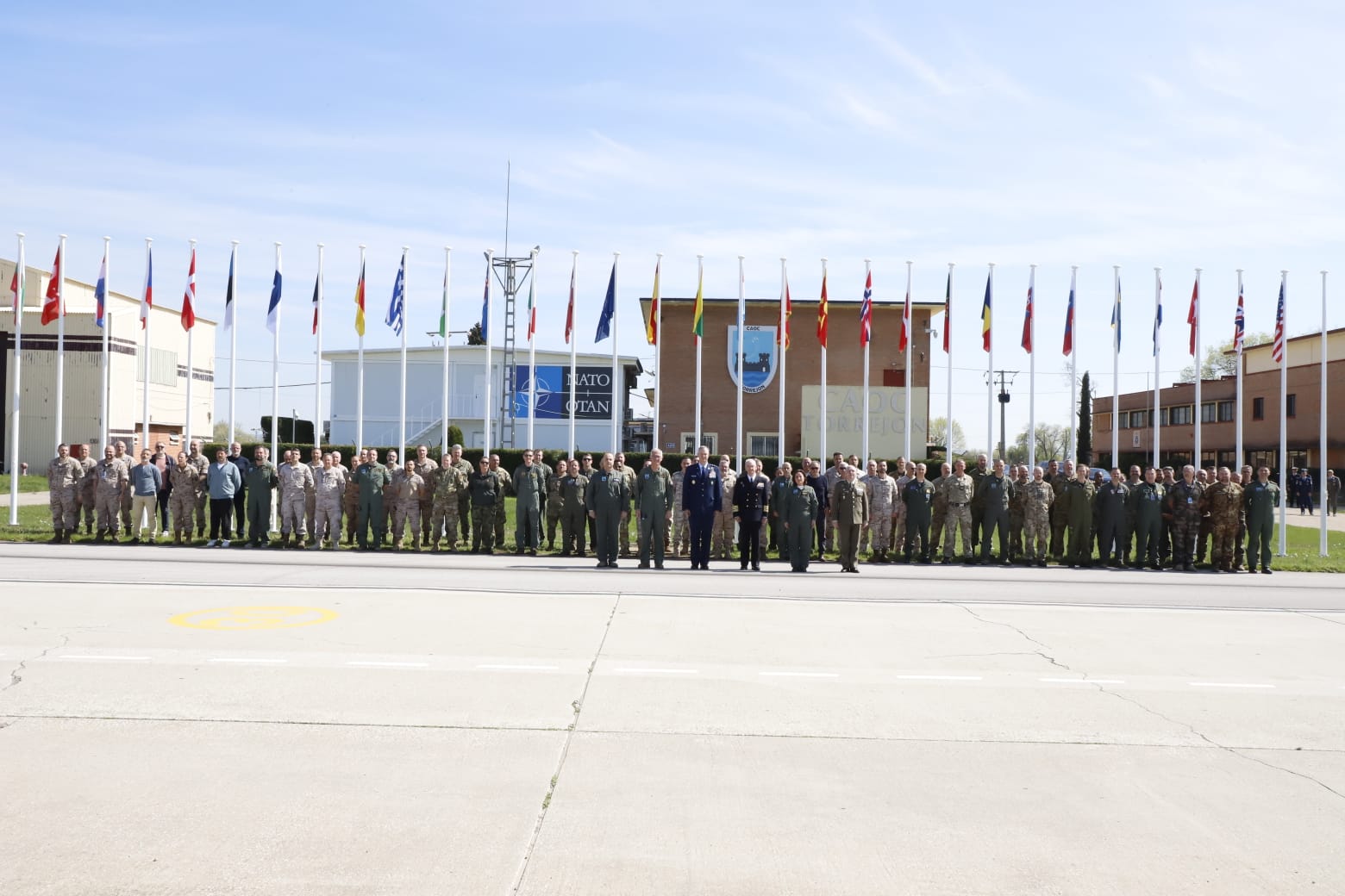 Foto de familia en el CAOC-TJ