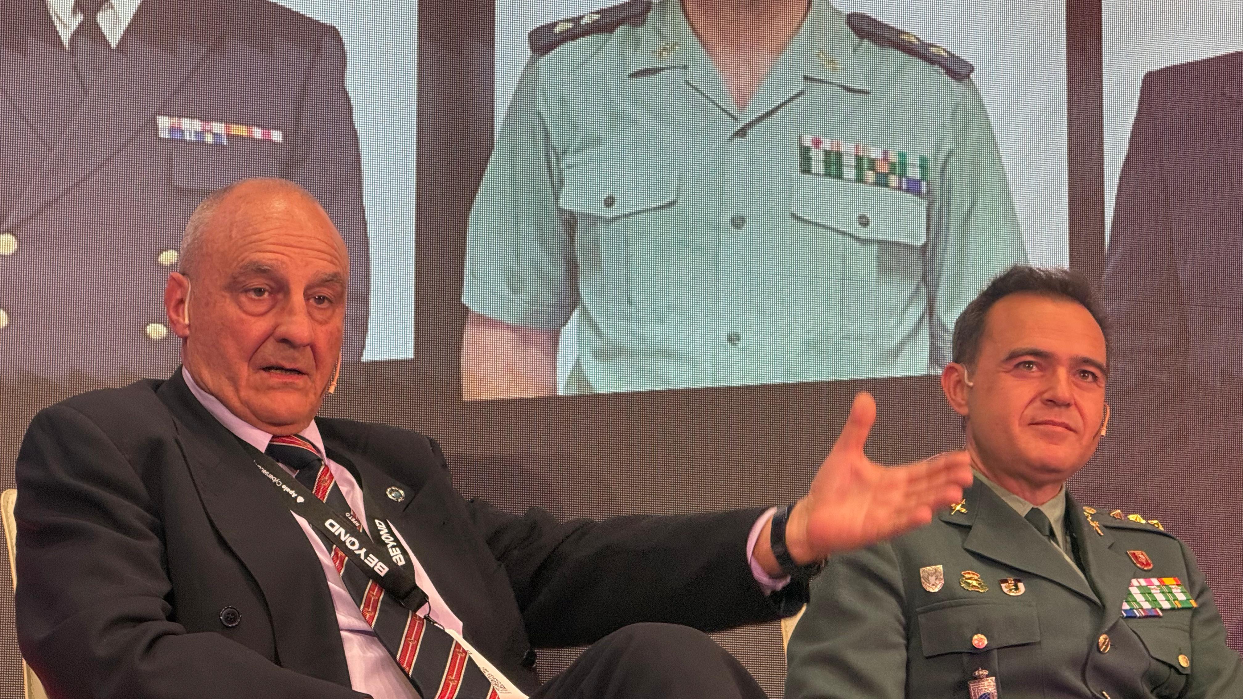 Pérez de Tena durante su intervención