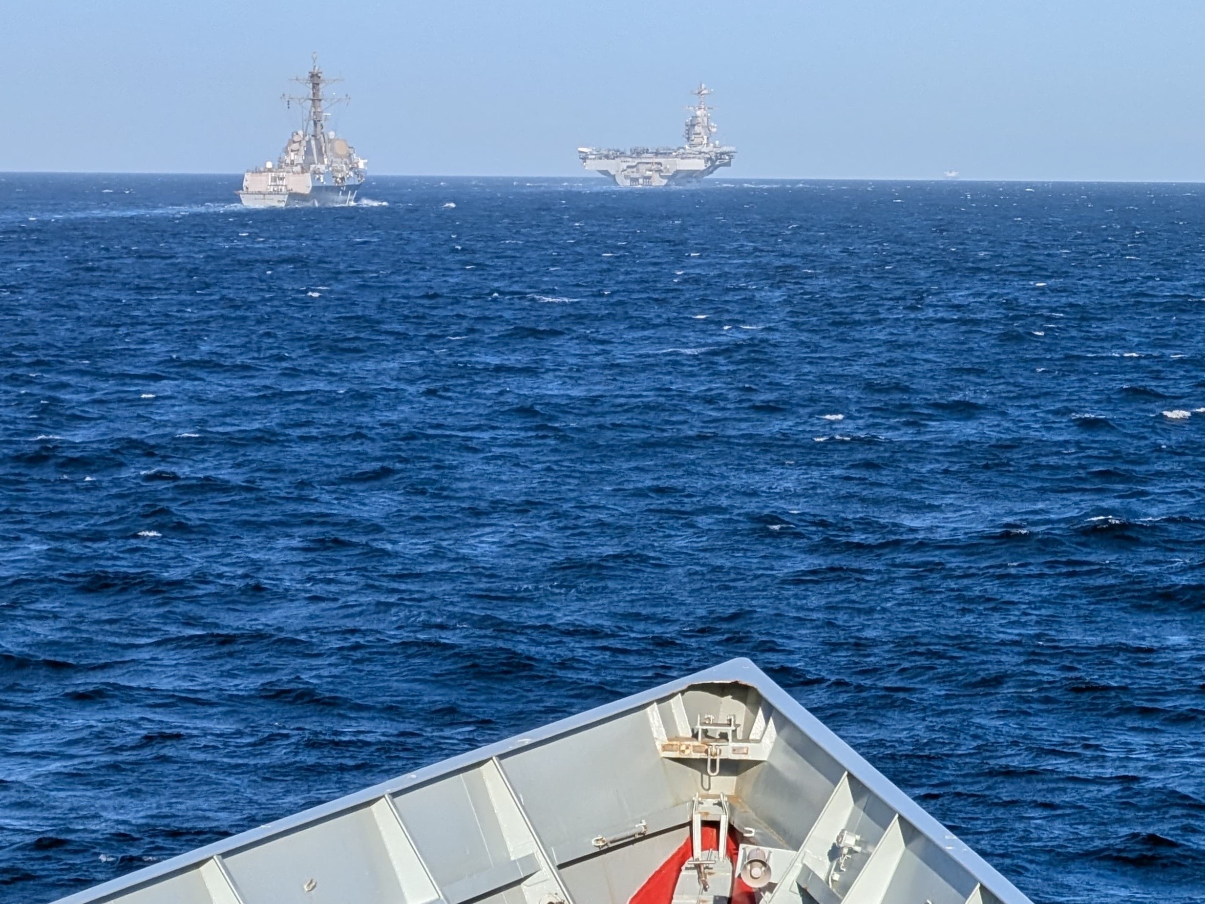 La fragata ‘Victoria’ ha escoltado al portaaviones USS ‘Gerald R. Ford’ durante su tránsito por el estrecho de Gibraltar