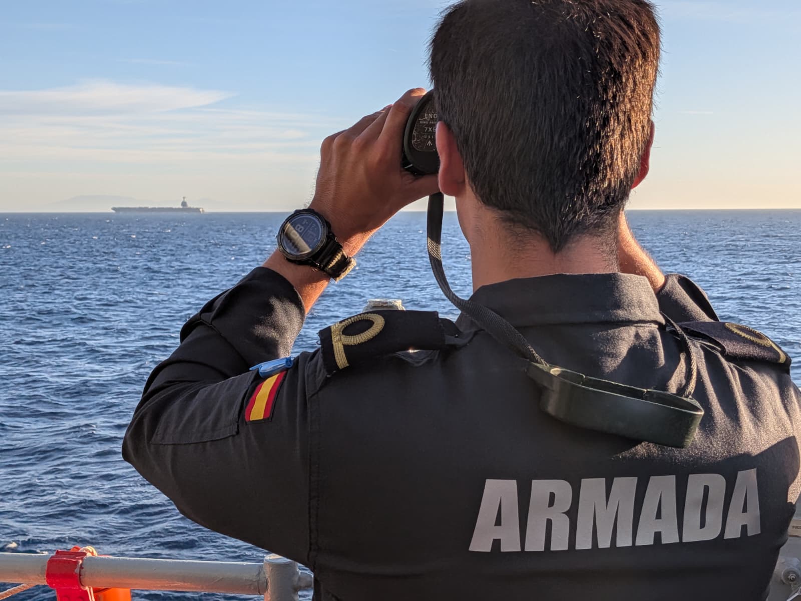 La fragata ‘Victoria’ ha escoltado al portaaviones USS ‘Gerald R. Ford’ durante su tránsito por el estrecho de Gibraltar
