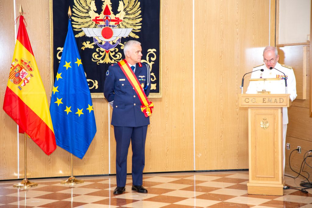 Ceremonia de imposición de la Gran Cruz al Mérito Naval