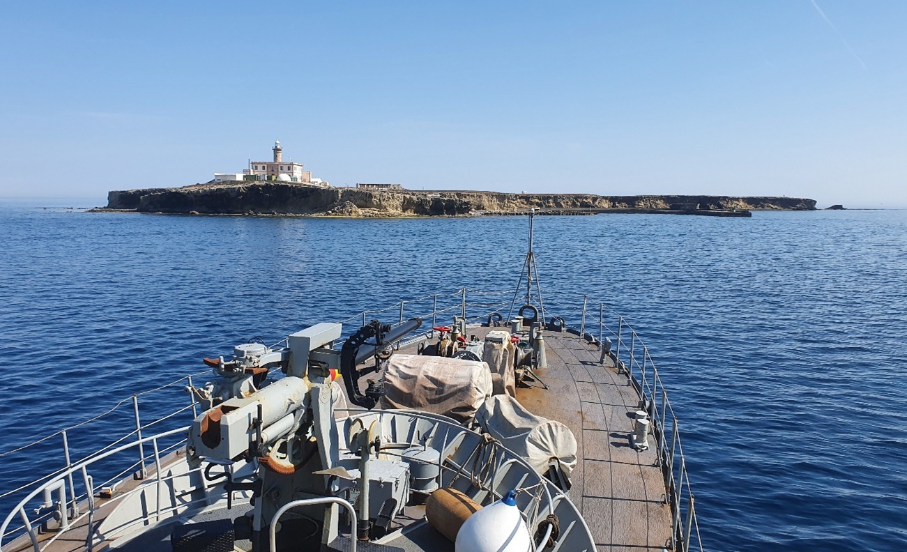 Presencia reforzada en la isla de Alborán y su reserva marina