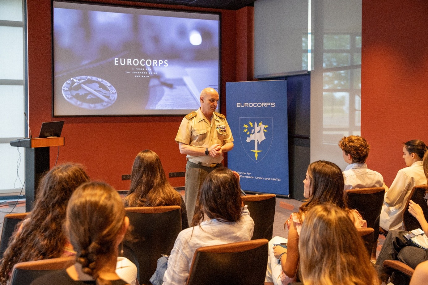 La Universidad Pontificia Comillas visita el Eurocuerpo