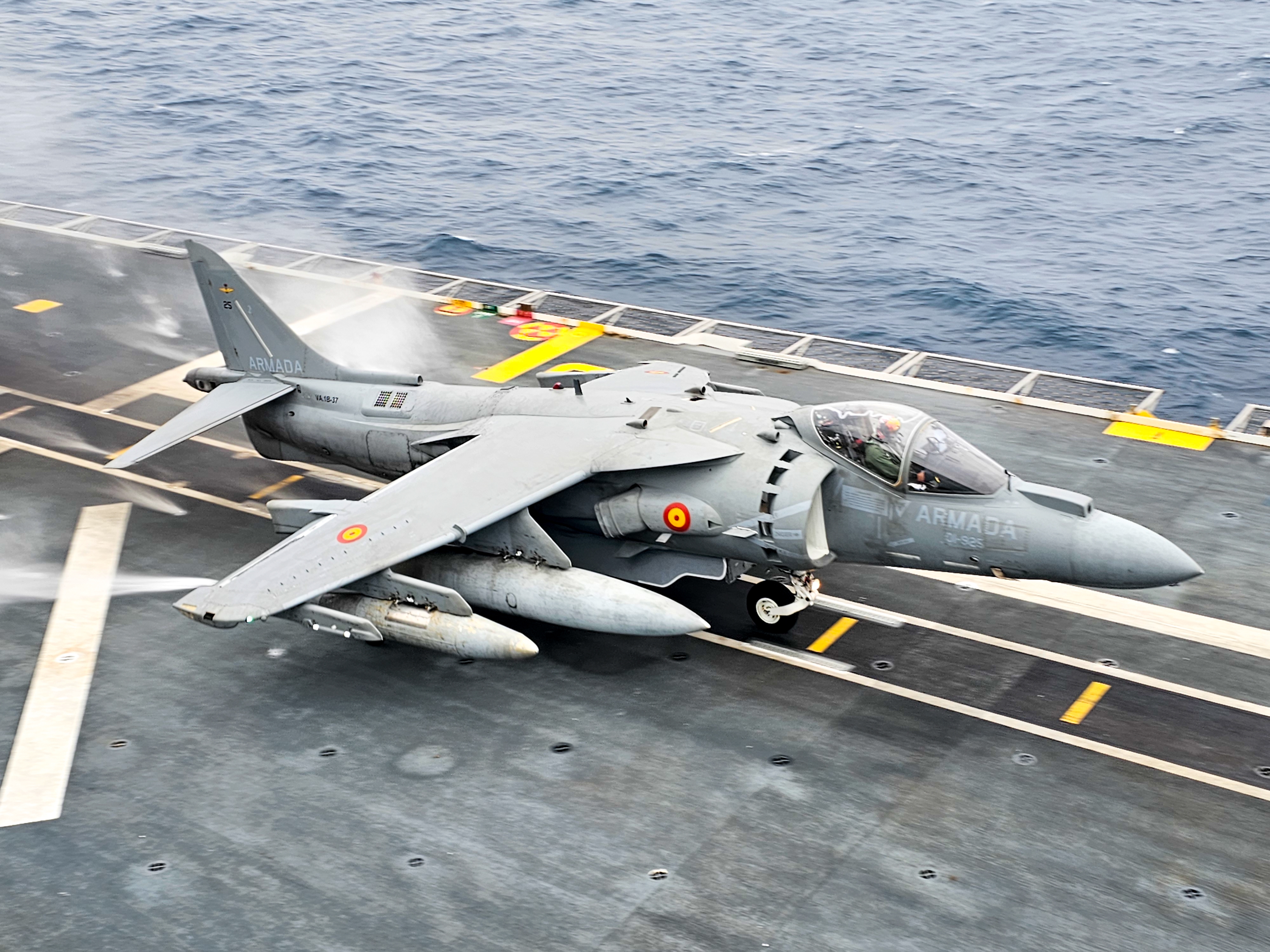 Harrier en cubierta del ' Juan Carlos I'