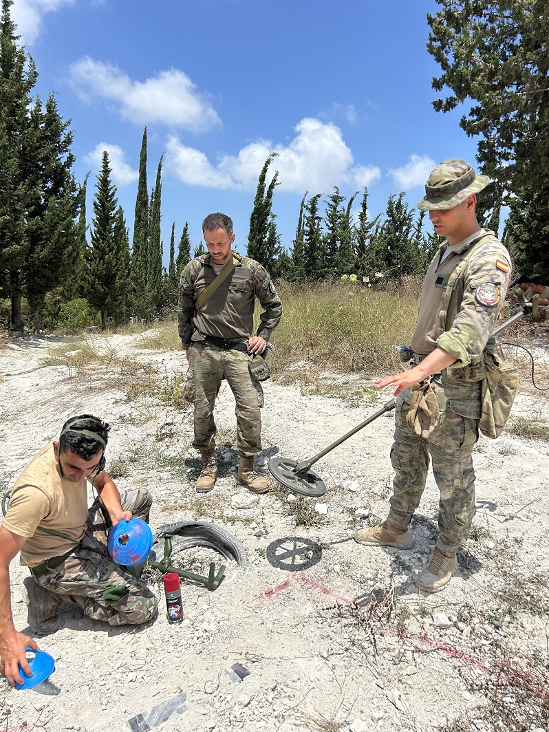 Ingenieros españoles forman a militares de Líbano