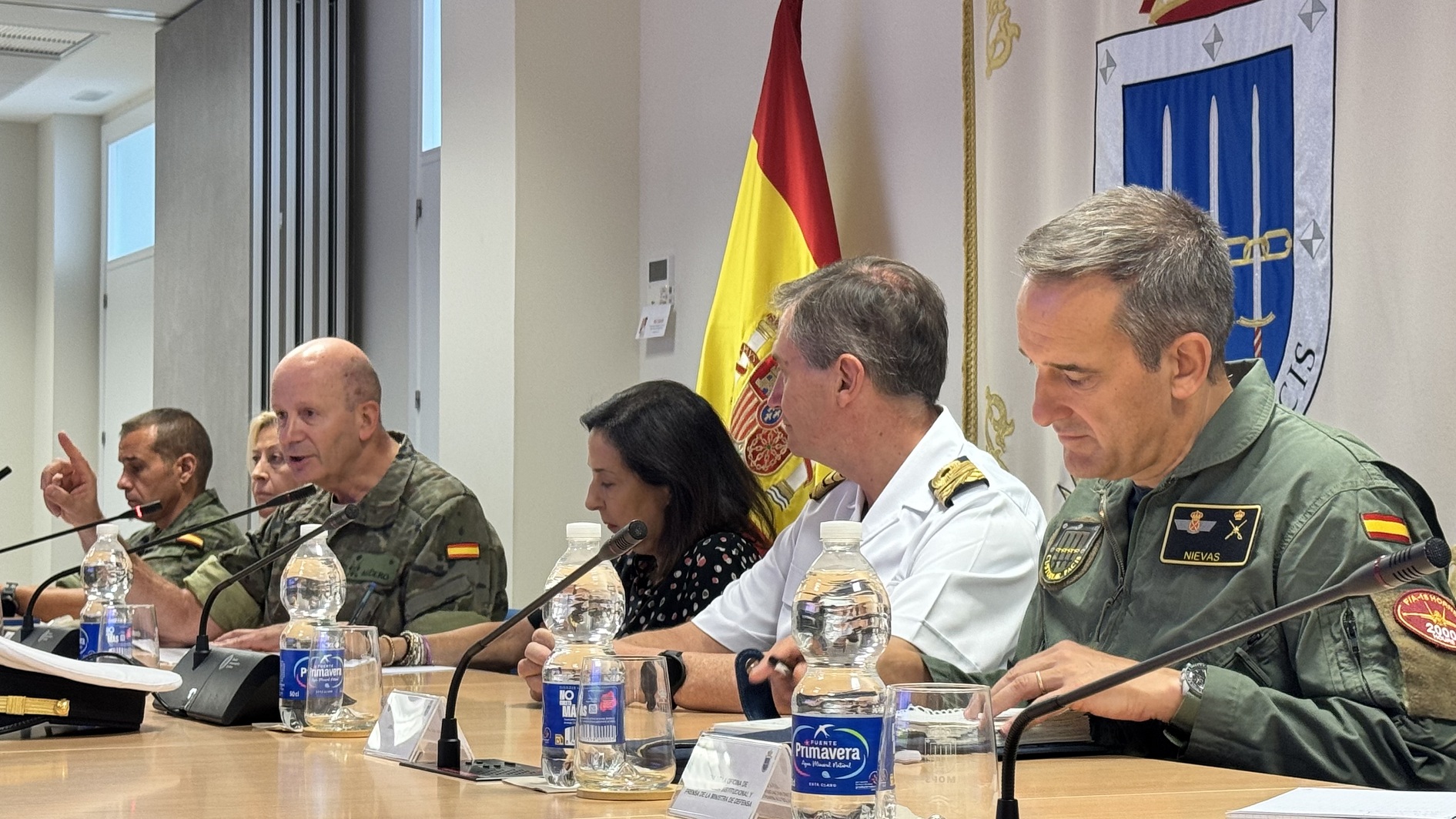 Reunión de la ministra de Defensa en el MOPS