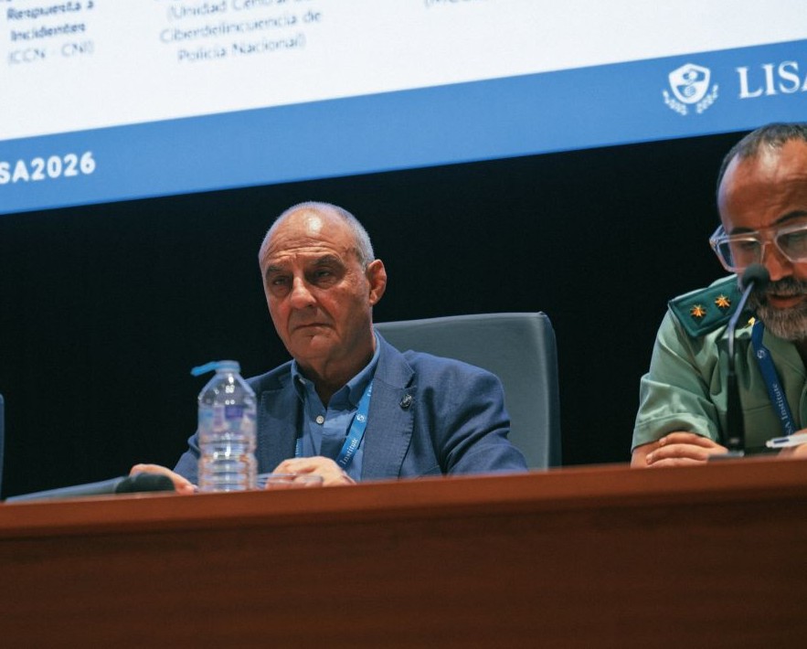 Pérez de Tena, durante la mesa redonda