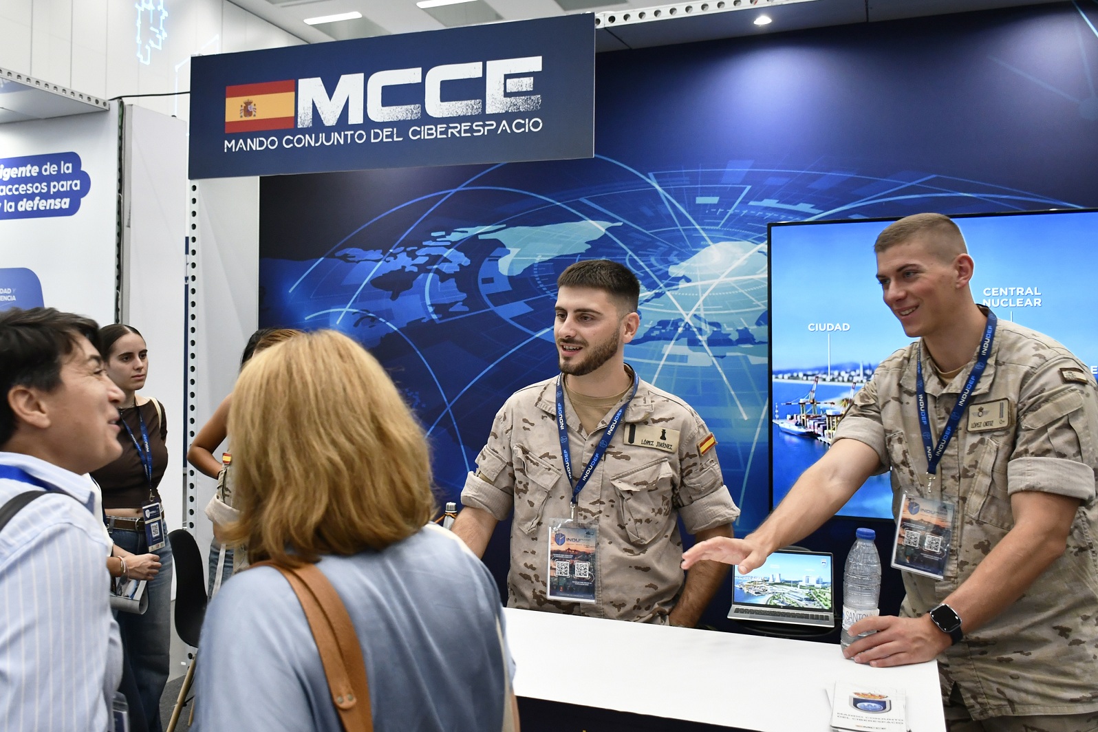 Stand del MCCE en INDUDEF