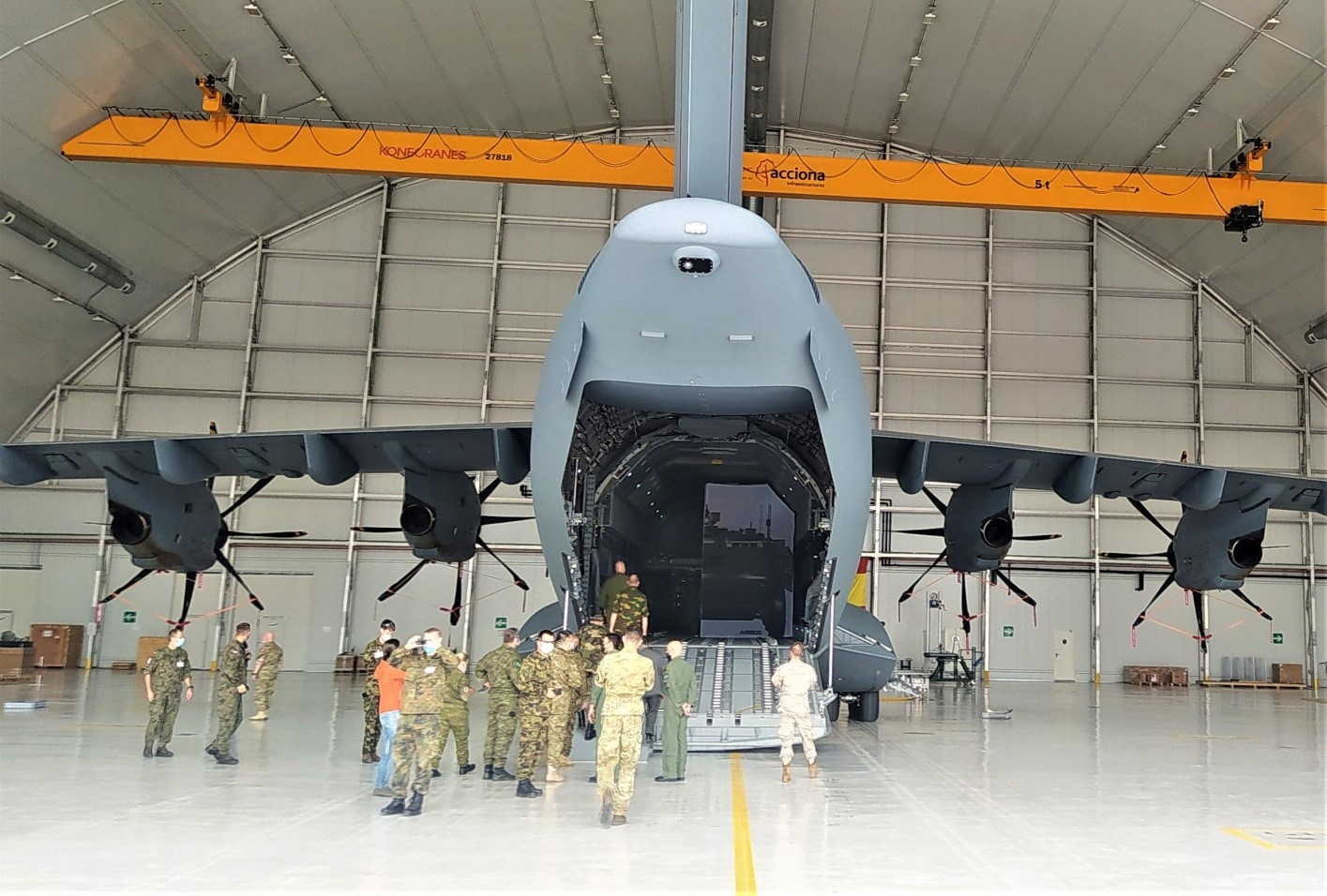 The representatives watching the A400M