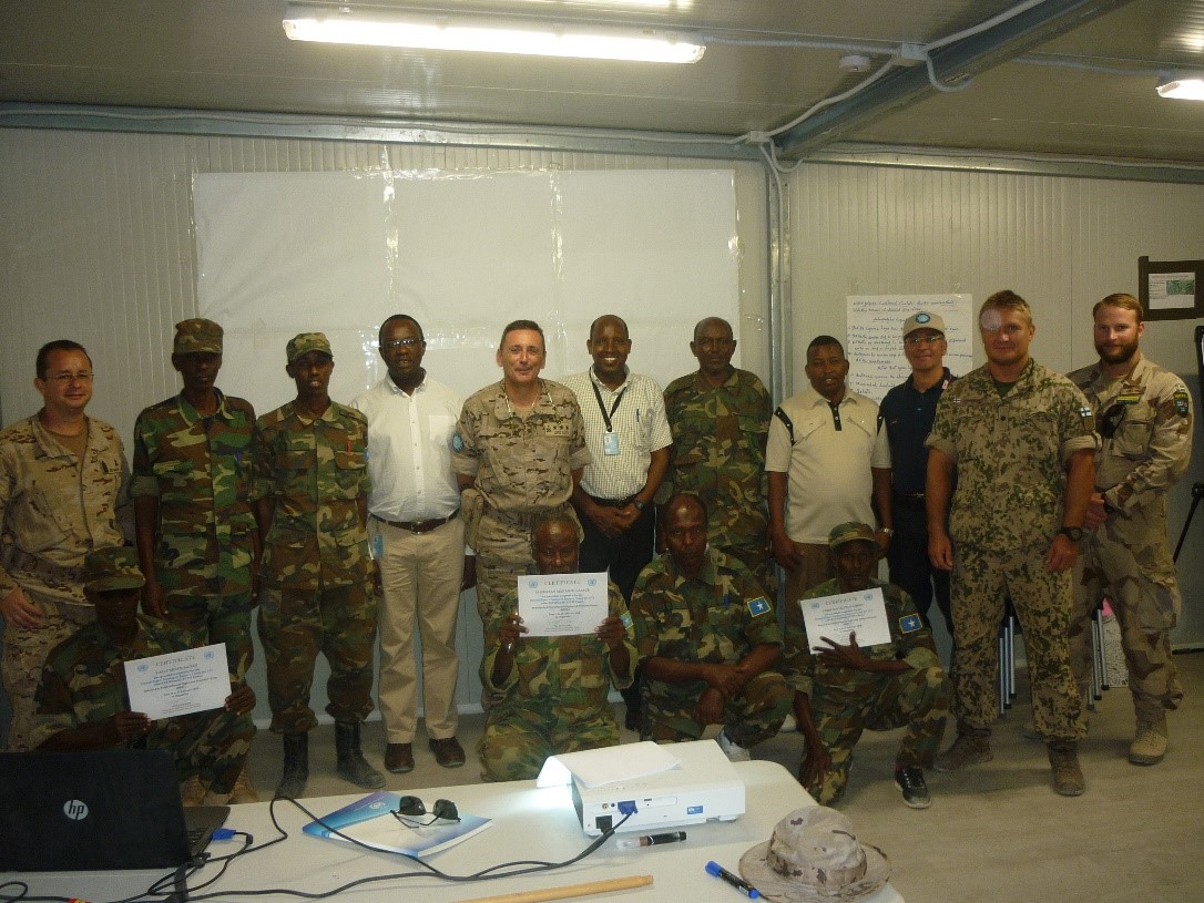 Militares españoles en EUTM-Somalia participan en la formación sobre Derechos Humanos para los futuros instructores somalíes