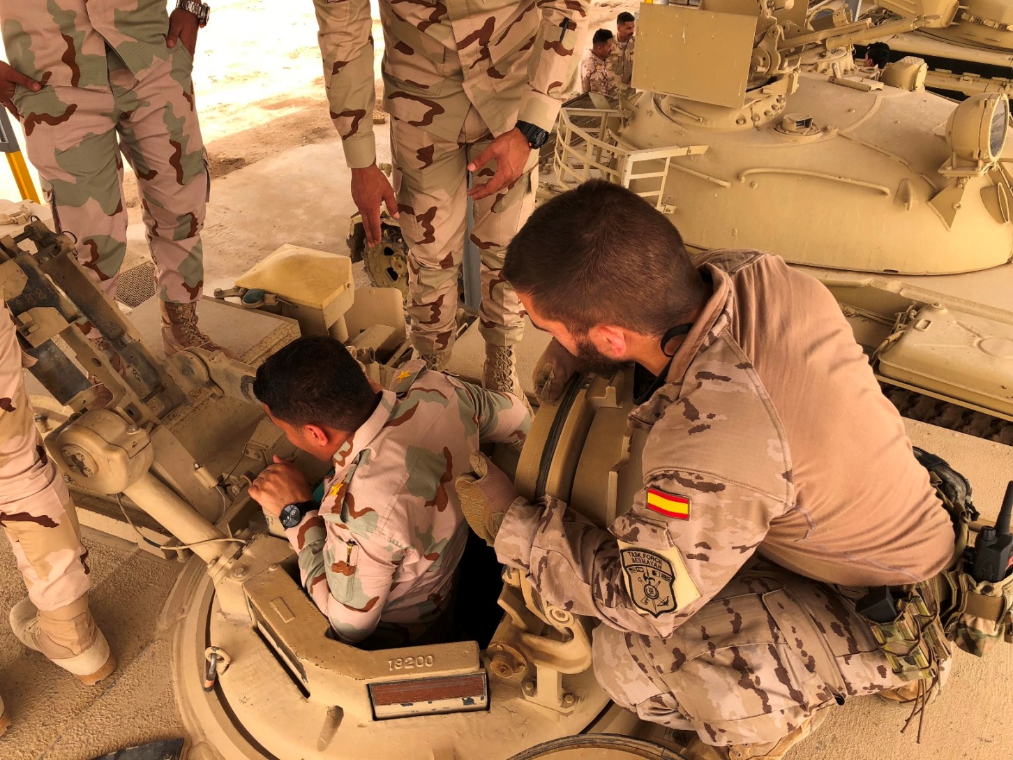 La Task Force Besmayah continúa impulsando la formación en la Escuela Acorazada del Ejército iraquí