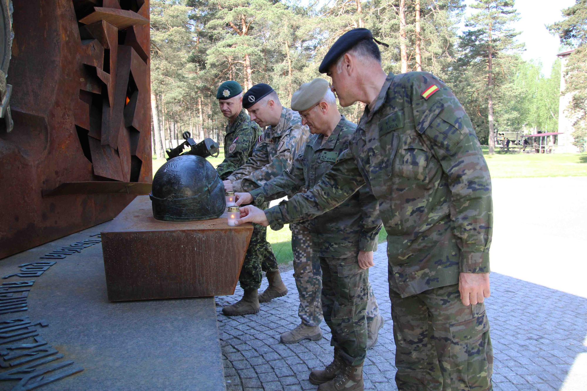 El Comandante del Mando de Operaciones anima a los militares en Letonia a seguir con la excelente labor en esta misión