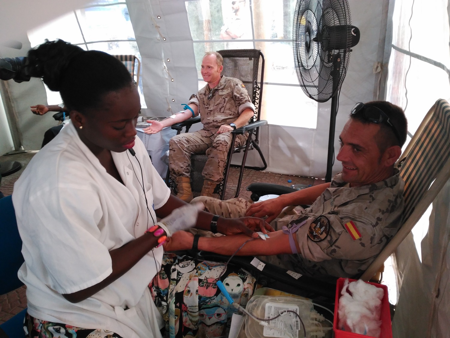 Personal del Destacamento Marfil dona sangre en Senegal