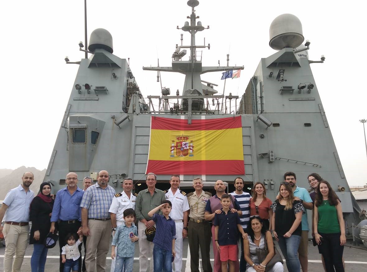 Las Armadas española y omaní estrechan relaciones bilaterales